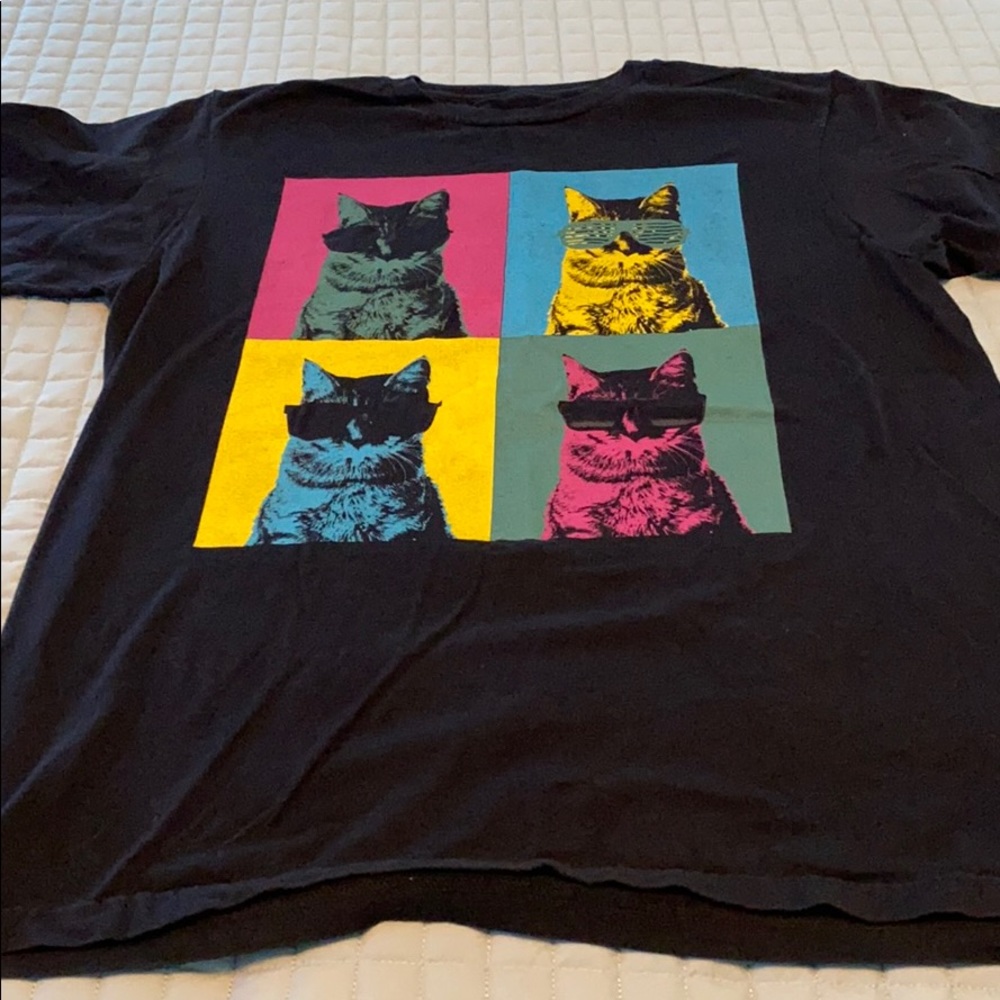 Novelty cat T